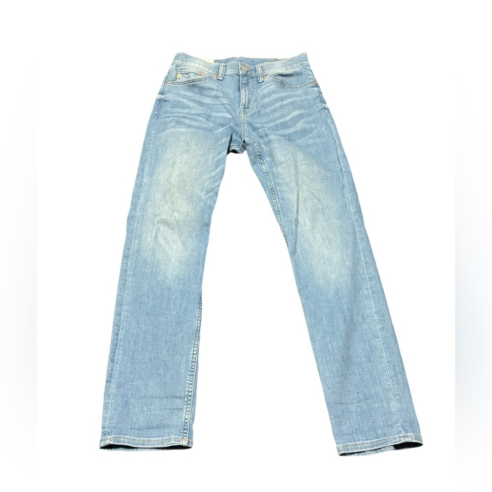 H&M slim fit light wash jeans. Size 30 x 32. VGUC